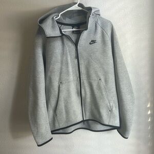 Men’s Nike L tech hoodie